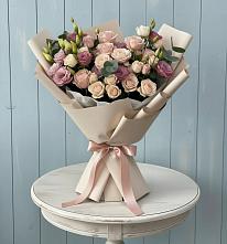 Букет цветов из:  Розы и Лизиантусы в Ленинградской