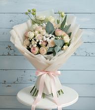 Букет цветов из:  Розы и Лизиантусы в Ленинградской