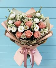 Букет цветов из:  Розы, Альстромерии и Лизиантусы в Ленинградской