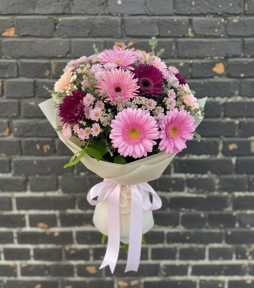 Букет цветов из: Герберы и Хризантемы в Ленинградской