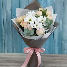Букет цветов из:  Хризантемы и Розы в Ленинградской