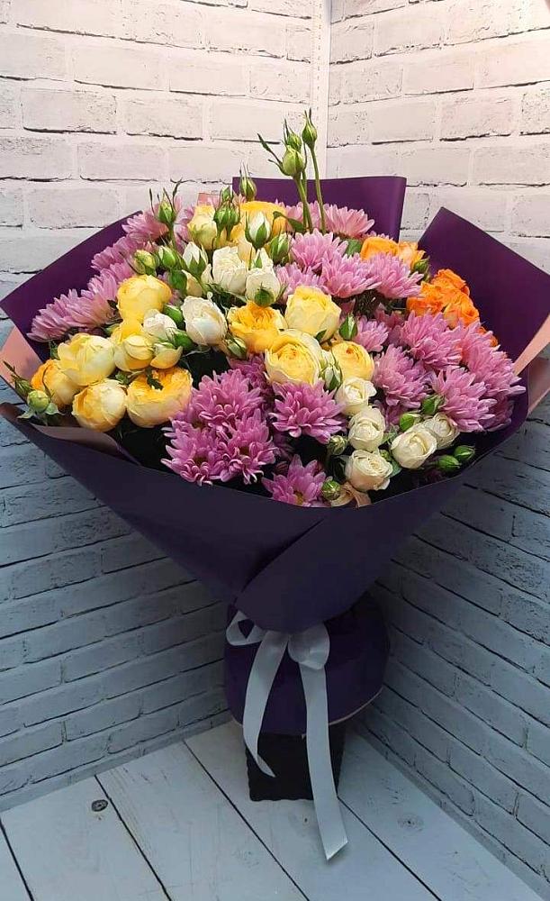 Букет цветов из: Хризантемы и Розы в Ленинградской