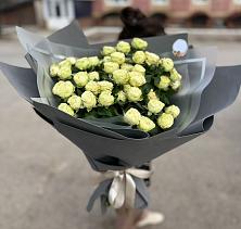 Букет Белые кустовые розы Солинеро в Ленинградской