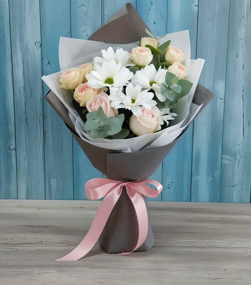 Букет цветов из: Хризантемы и Розы в Ленинградской