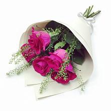 Букет цветов из:  Розы в Ленинградской
