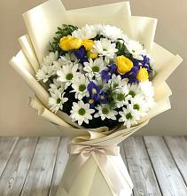 Букет цветов из:  Ирисы, Хризантемы и Розы #REPLACE_PRED# Ленинградской