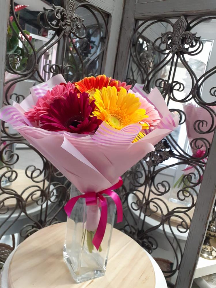 Букет цветов из: Герберы в Ленинградской