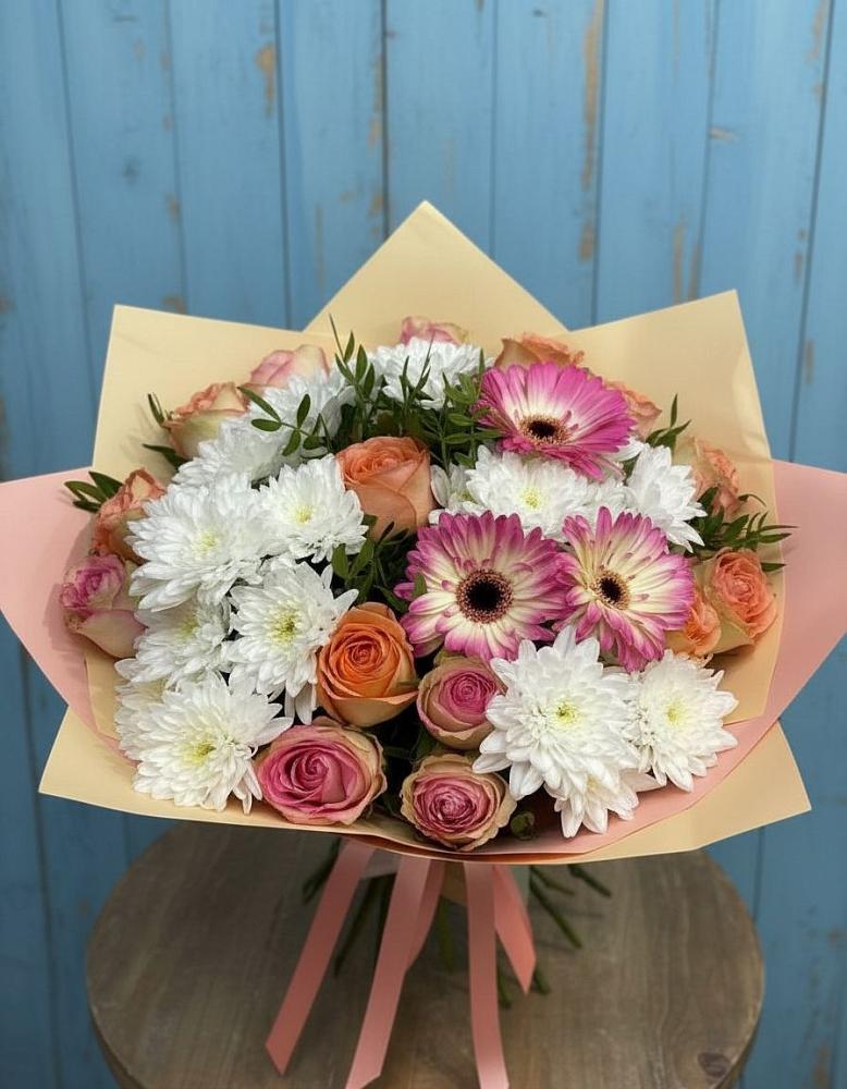 Букет цветов из: Розы, Герберы и Хризантемы в Ленинградской
