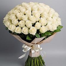 Букет 101 беля роза Белоснежка в Ленинградской
