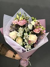 Букет цветов из:  Альстромерии, Розы и Лизиантусы #REPLACE_PRED# Ленинградской