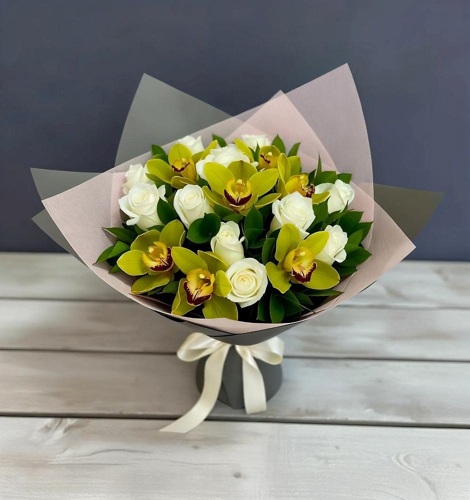 Букет цветов из: Орхидеи и Розы в Ленинградской