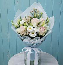 Букет цветов из:  Розы и Лизиантусы в Ленинградской