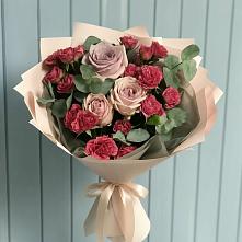 Букет цветов из:  Гвоздики и Розы в Ленинградской