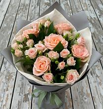 Букет цветов из:  Розы в Ленинградской