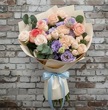 Букет цветов из:  Розы, Лизиантусы и Гвоздики #REPLACE_PRED# Ленинградской