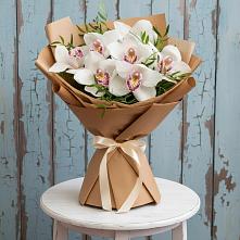 Букет цветов из:  Орхидеи и Розы в Ленинградской